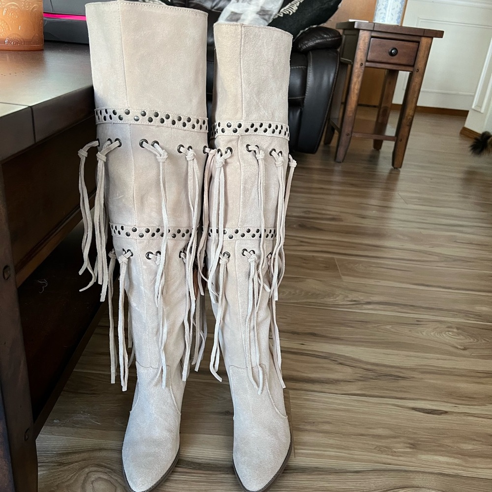 Dingo Witchy Woman boots size 6